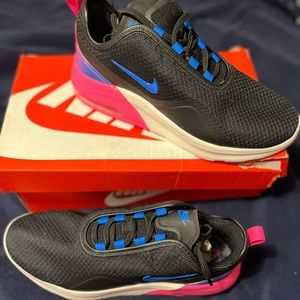 Nike Air Max Motion 2